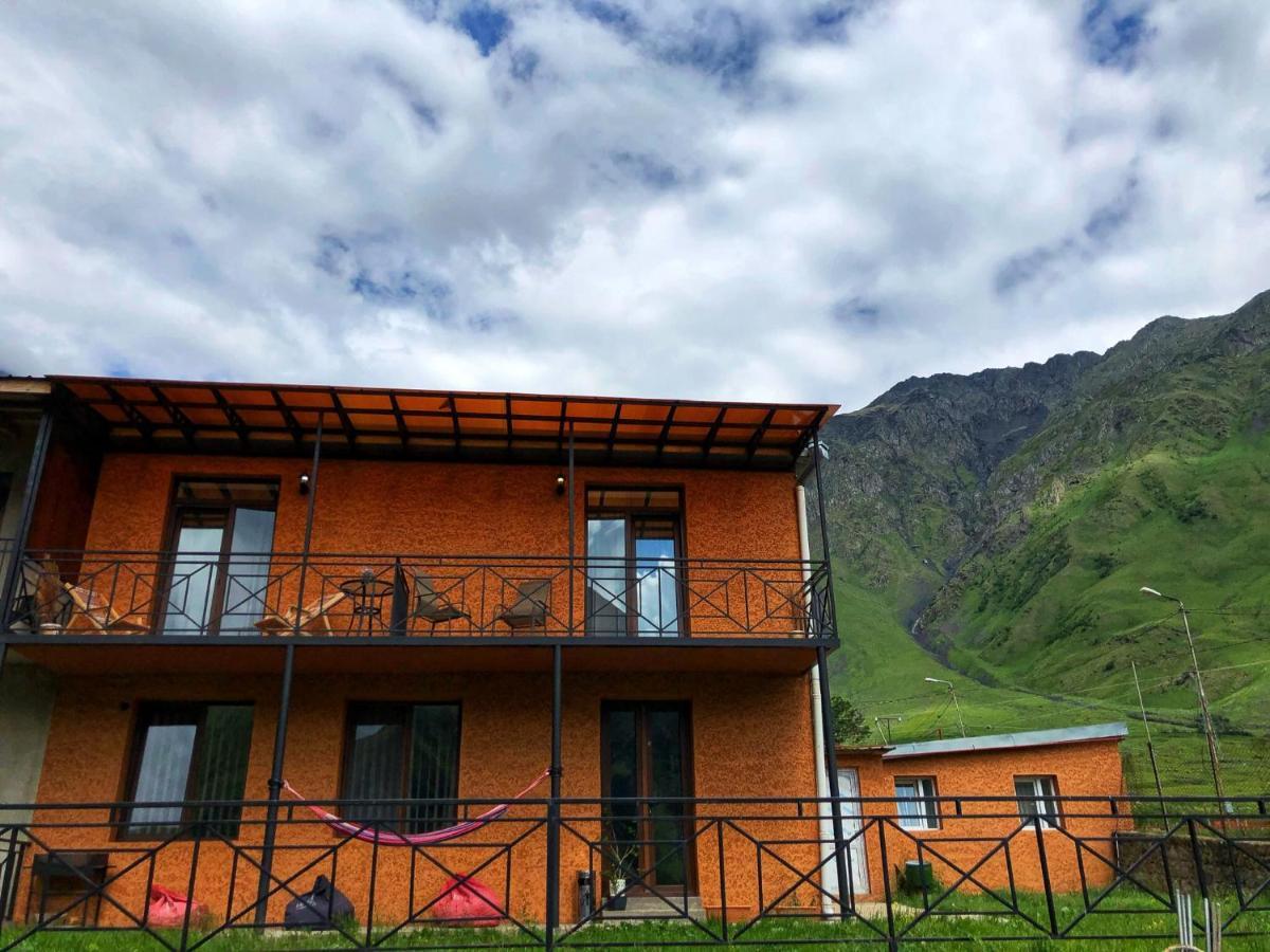 Hotel Elegant Kazbegi Esterno foto