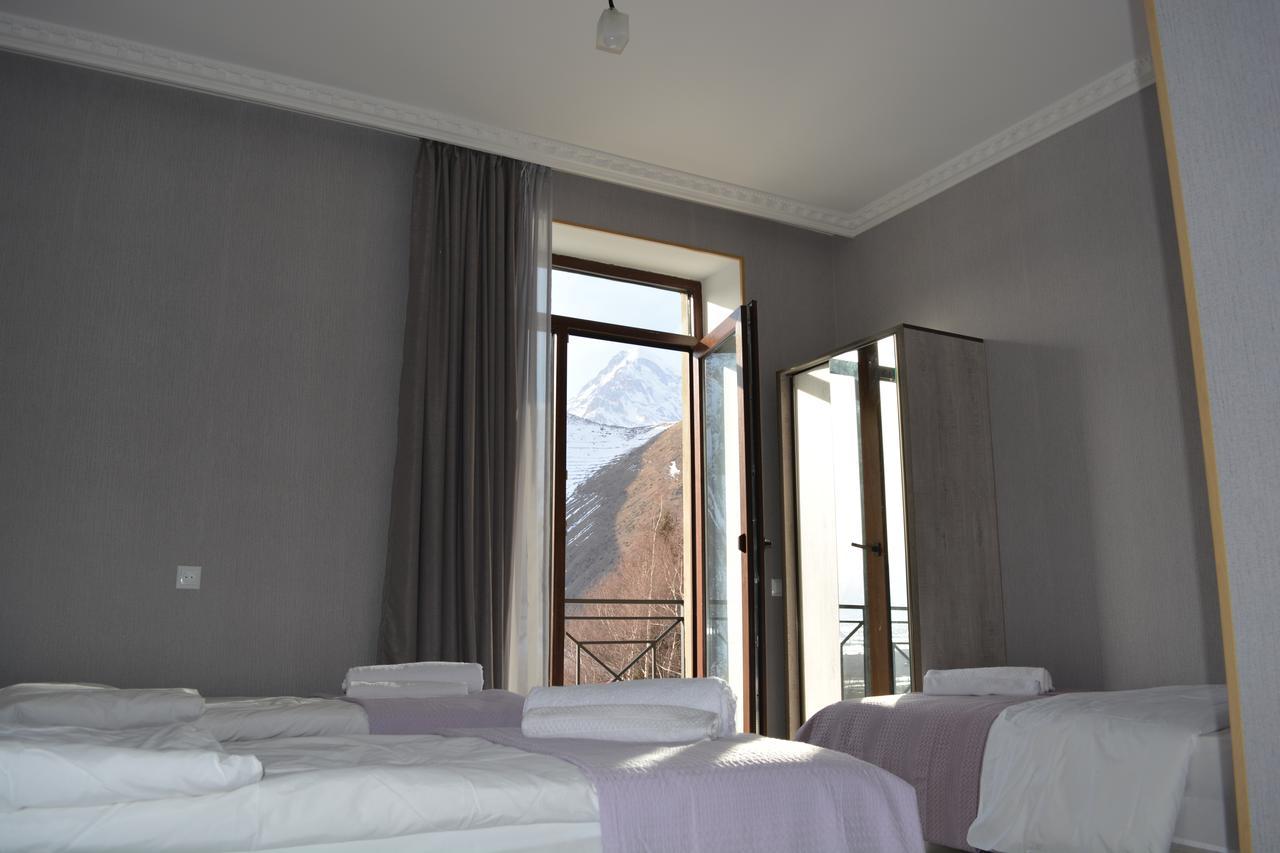 Hotel Elegant Kazbegi Esterno foto